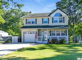 350 Midwood Rd, West Babylon, NY 11704