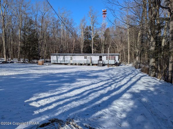 137 Broken Arrow Ln, Gouldsboro, PA 18424