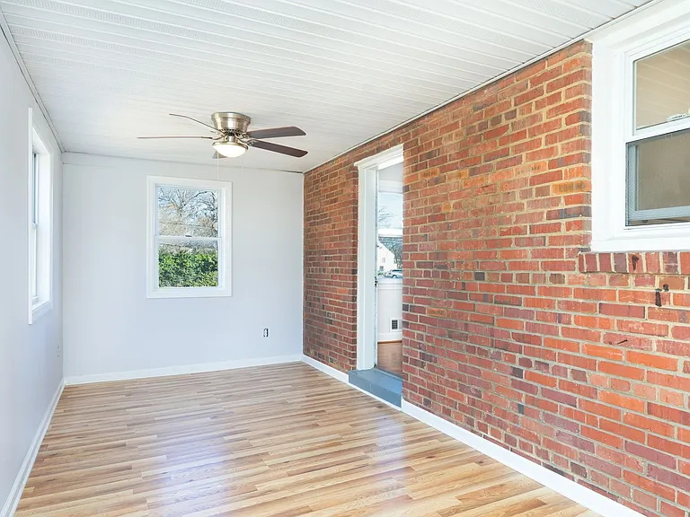 10026 Lorain Ave — Photo 18