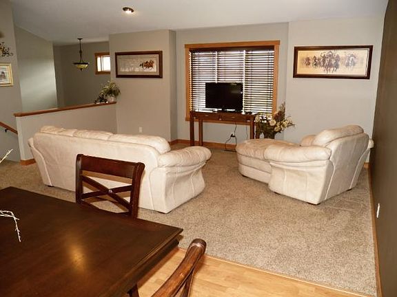 5th image of 835 Fairchild Dr