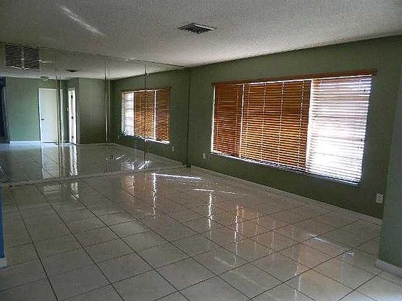 4th image of 6790 Kimberly Blvd