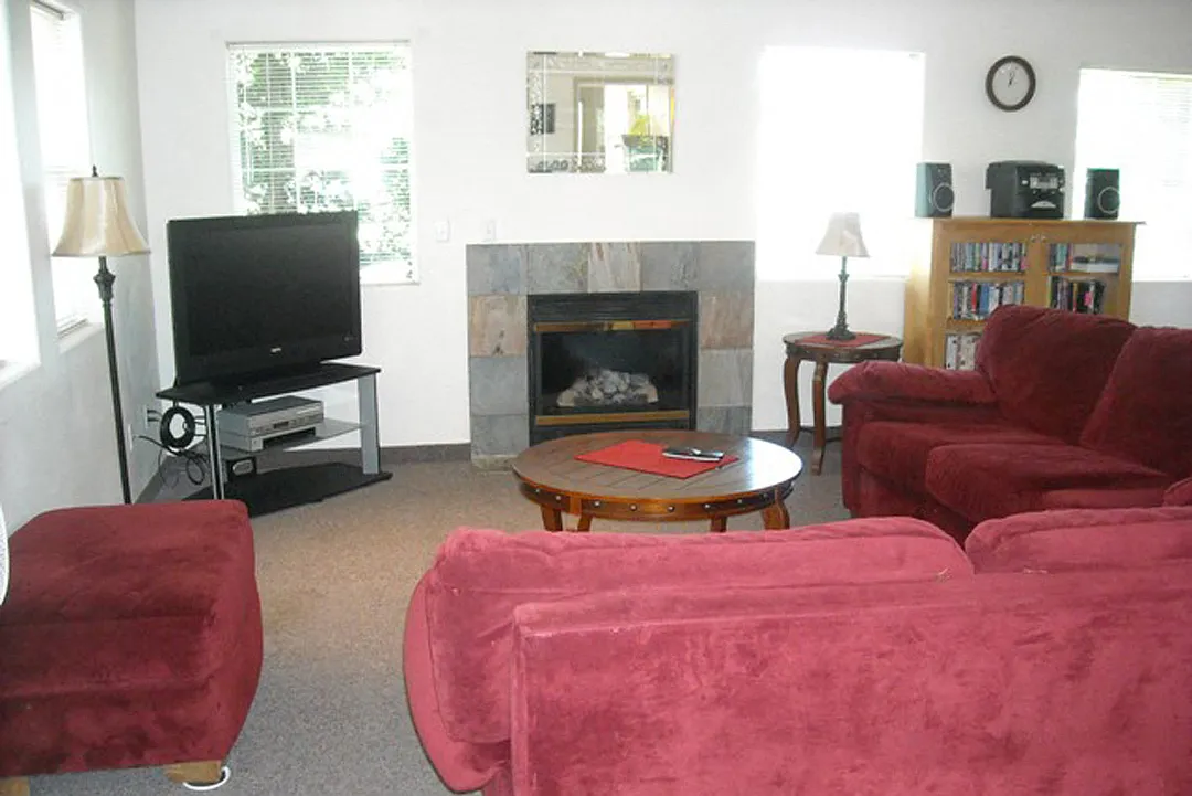 Country Run Apartments — Photo 4
