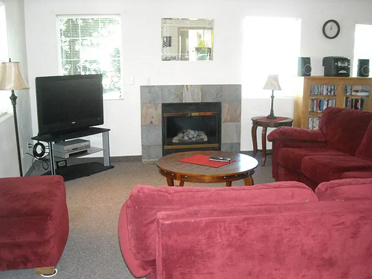 Country Run Apartments — Photo 4