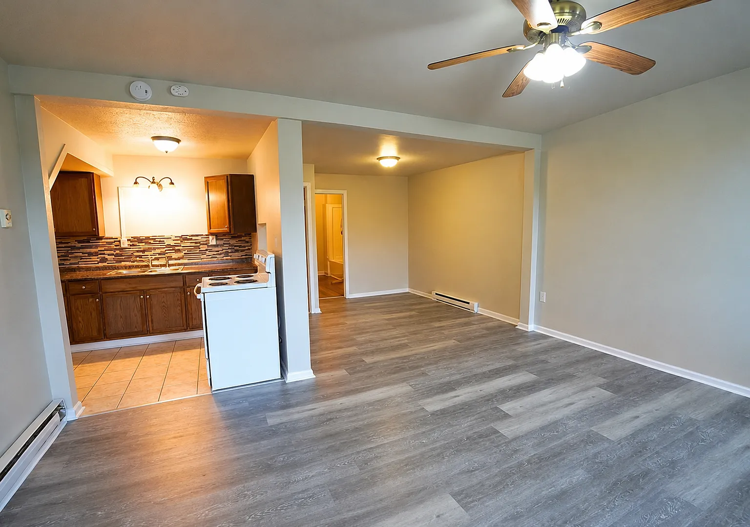 209 Front Street — Photo 1