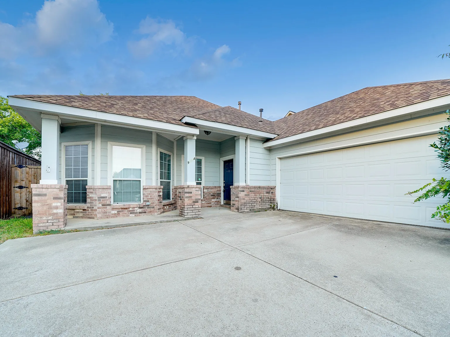 3 bed, 2262 sqft, $2,450 — Photo 2