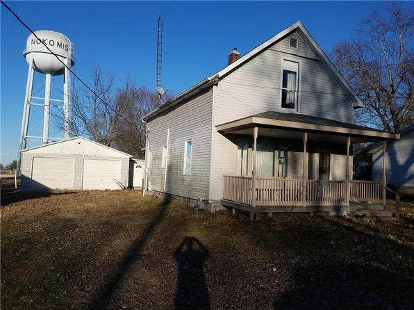 209 S Elm St, Nokomis, IL 62075