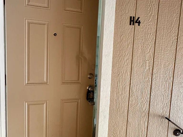 1633 Maple Ln #H4 — Photo 13