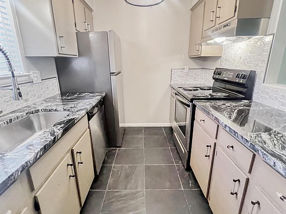 5th image of 505 Green Mountain Cir APT 42