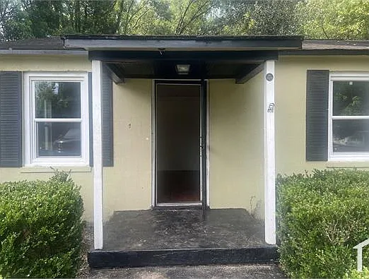 2205 Bankhead St — Photo 1