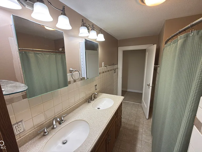 5010 W 14th St — Photo 13