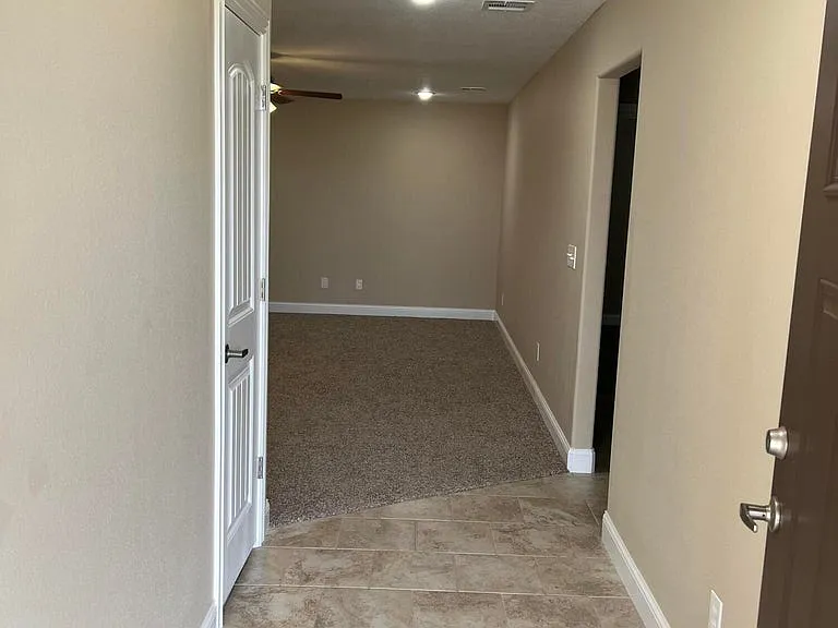 2406 S Jackson Ave — Photo 14
