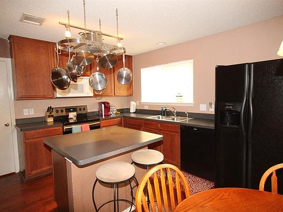 3rd image of 1457 Hedgewood Trl