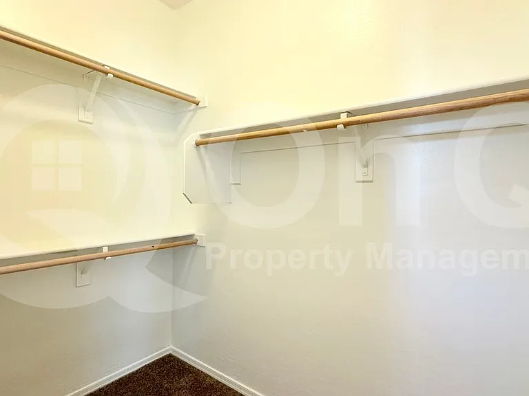 4502 E Oxford Ln — Photo 19