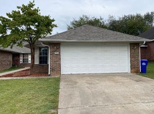 123 Fox Run Pl #B, Lowell, AR 72745