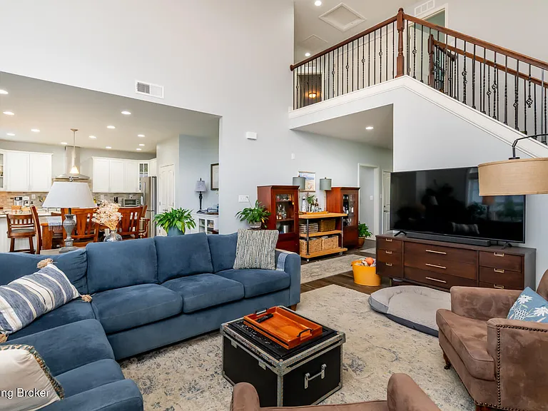 699 Urton Woods Way — Photo 8