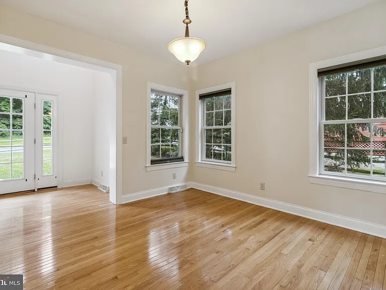 9818 Lyons Mill Rd — Photo 25