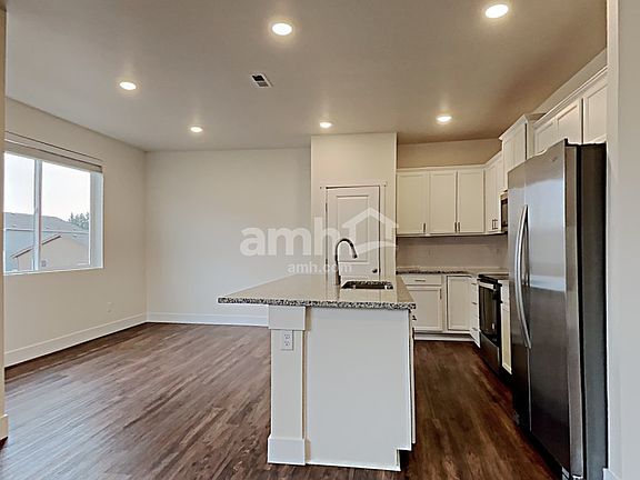 4th image of 19307 17th Avenue Ct E