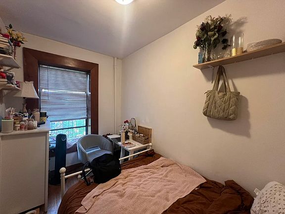5th image of 530 E 13th St #23