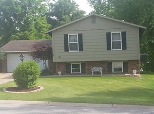 3 Blackwood Ln, Saint Peters, MO 63376