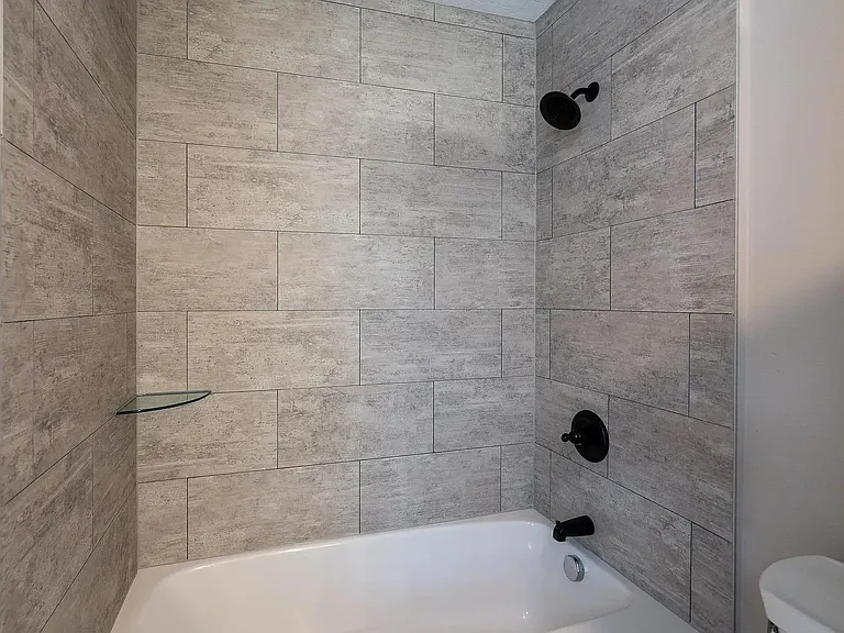 605 Pettibone Ave NW #1 — Photo 9