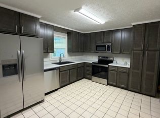 717 Brookdale Dr, Dublin, GA 31021