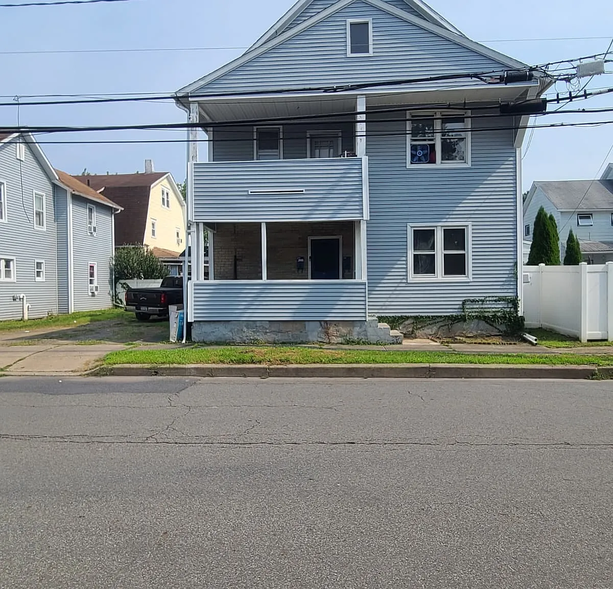 3 bed, $1,295 — Photo 1
