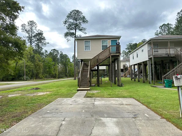 6012 Dogwood Dr, Bay Saint Louis, MS 39520