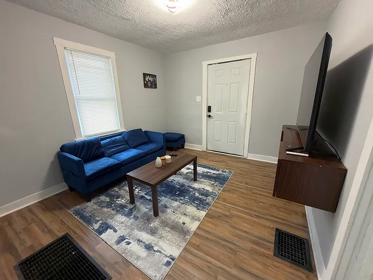 3027 Crums Ln — Photo 3