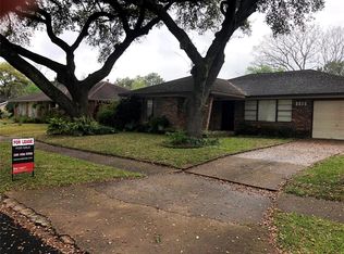 8806 Robindell Dr, Houston, TX 77074
