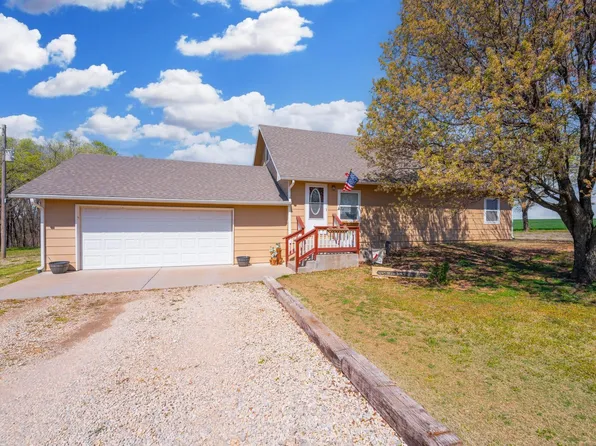 1002 E Stuart St, South Haven, KS 67140