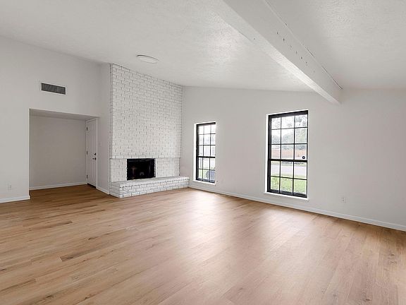 3rd image of 3402 Ridgemoor Dr