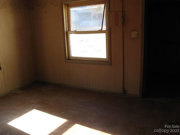 4th image of 144 Brown Ln