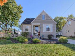 1977 Columbia Rd, Berkley, MI 48072