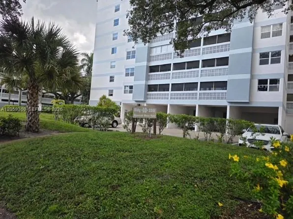 3301 Spanish Moss Ter APT 804, Lauderhill, FL 33319