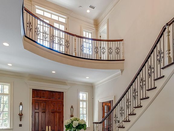 4th image of 1640 Whispering Hills Dr