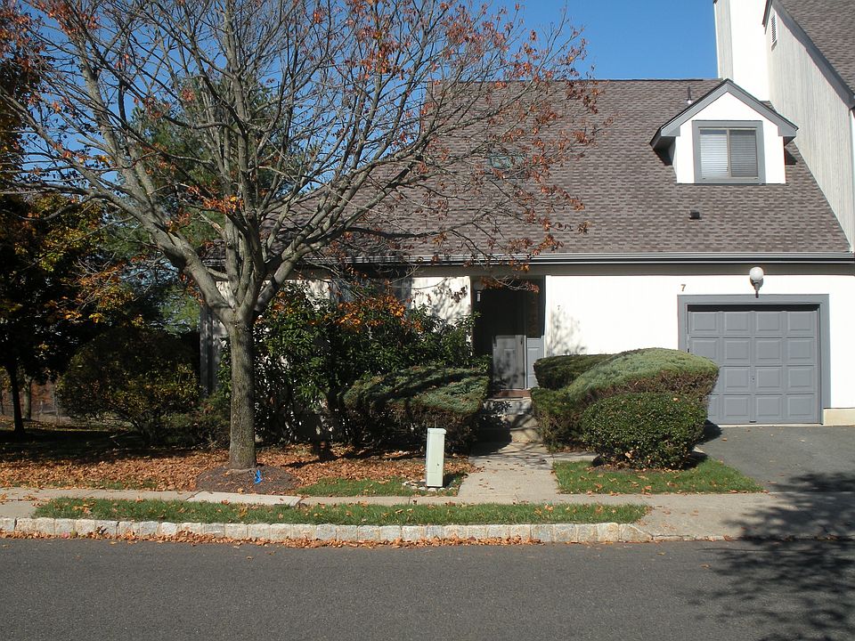 2 Bedroom, 2 1/2 Bath Duplex