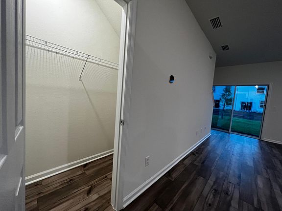 5th image of 9883 Fiddleback Ln