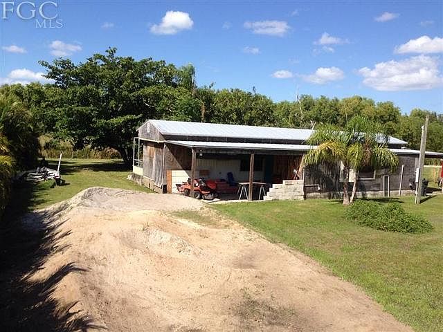 2nd image of 6011 Bomar Ln