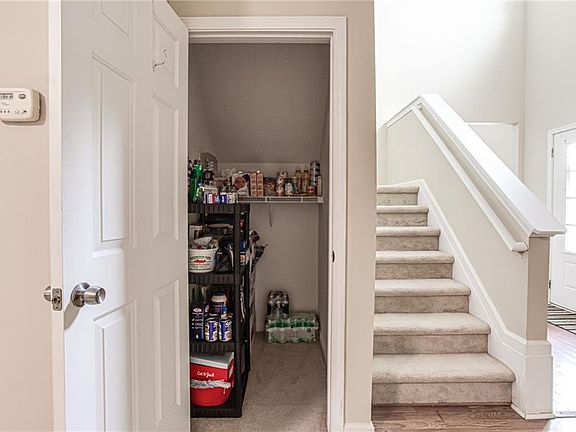 5th image of 545 Laurelton Cir