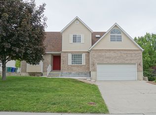 9978 N Mulberry Dr, Cedar Hills, UT 84062