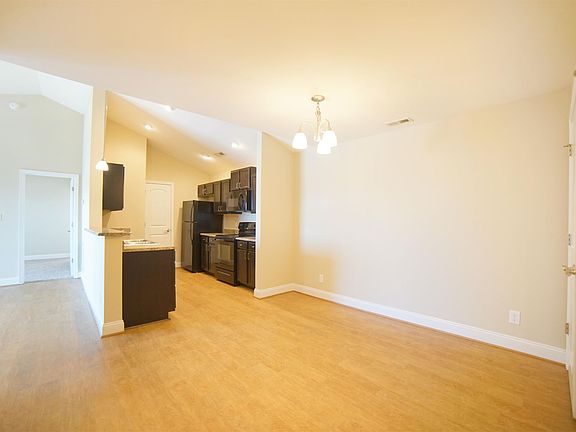 5th image of 303 Rotunda St APT 108