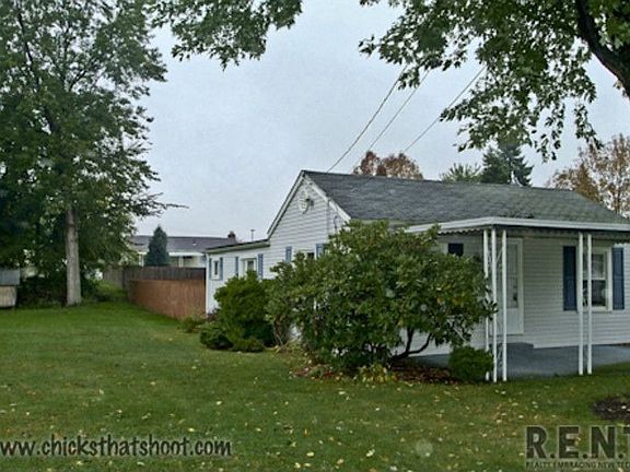 2nd image of 305 Lennox Ave NW