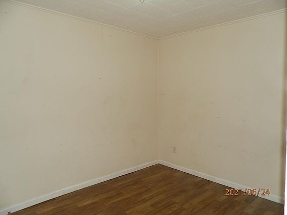 5th image of 3143 Hull Ave APT 1