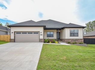 437 N Tacoma St, Farmington, AR 72730