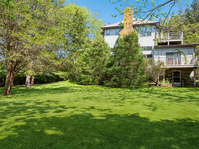 84 Narod Blvd — Photo 20