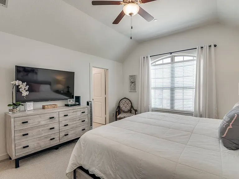 2724 Splendor Dr — Photo 16
