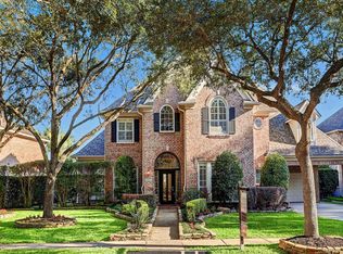 3327 Riviera Dr, Sugar Land, TX 77479