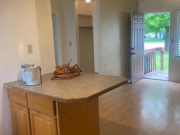 5th image of 407 W 15th Ave #A