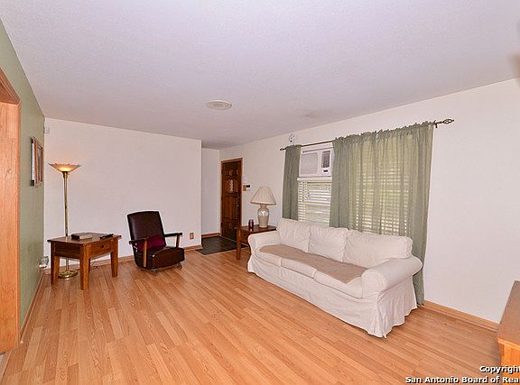 5th image of 534 E Palfrey Dr