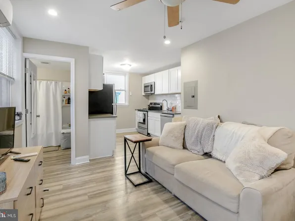 752 S 9th St #2R, Philadelphia, PA 19147